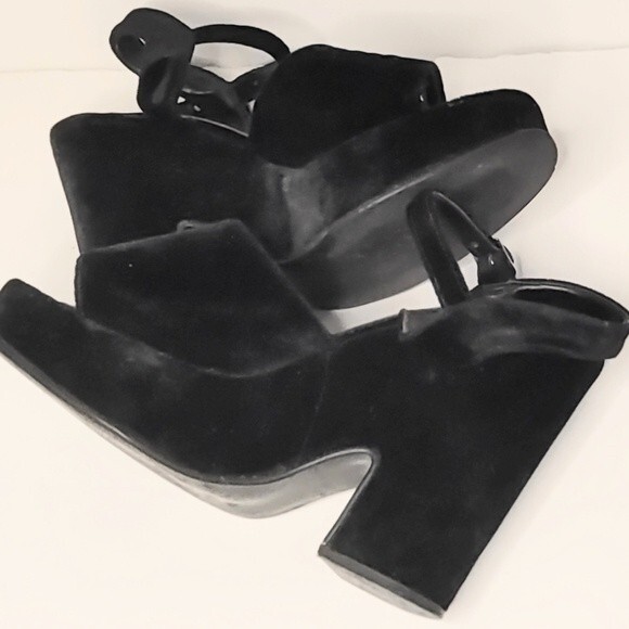 Black velvet platform open toe heels w/cherry applique 7.5 Evening Holidays - Picture 3 of 6